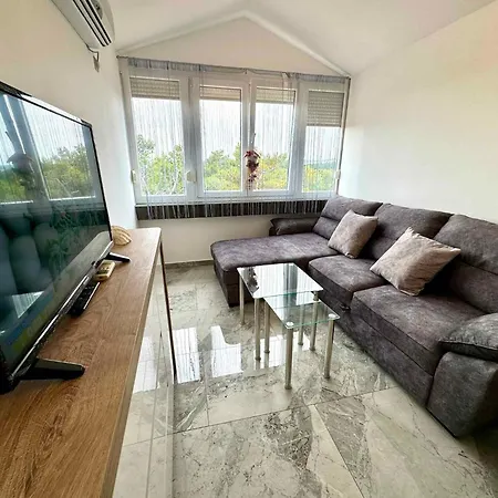 In 51054 Apartment *